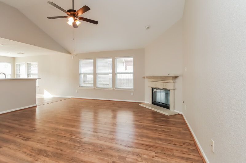 2,300/Mo, 21103 Spur Ridge Ct Richmond, TX 77406 Living Room View