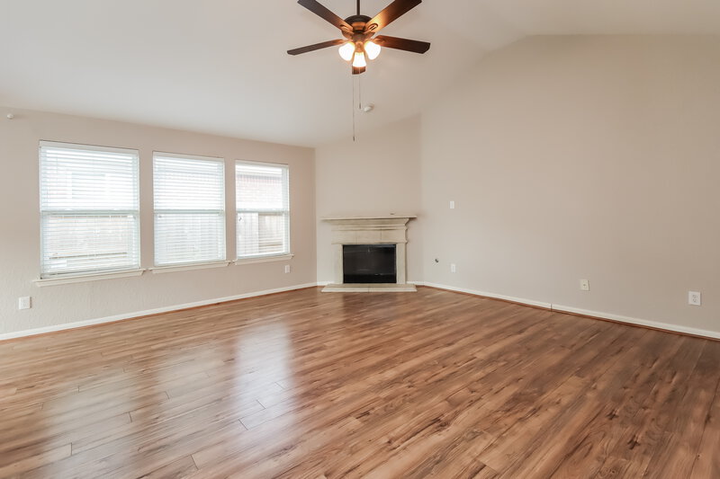 2,300/Mo, 21103 Spur Ridge Ct Richmond, TX 77406 Living Room View 2