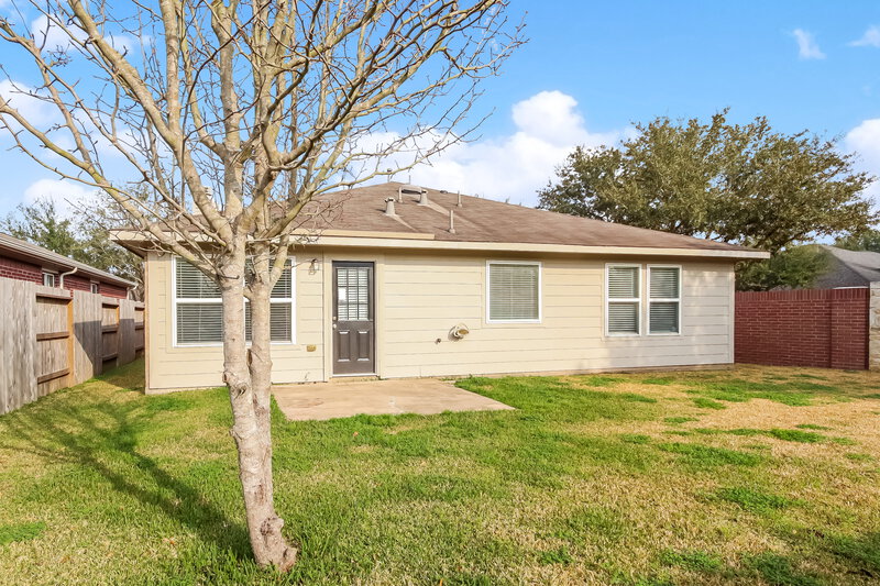 2,300/Mo, 21103 Spur Ridge Ct Richmond, TX 77406 Rear View