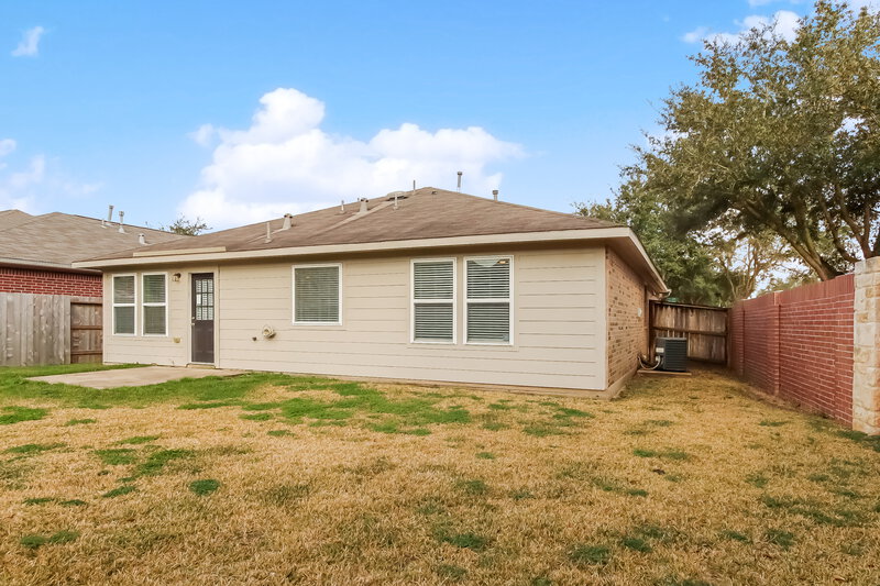 2,300/Mo, 21103 Spur Ridge Ct Richmond, TX 77406 Rear View 2