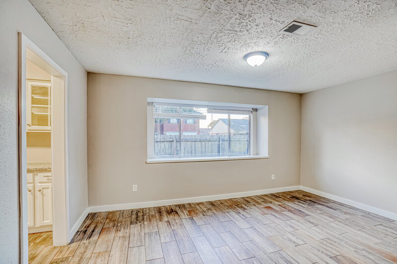 2,010/Mo, 4403 Pawnee St Baytown, TX 77521 Dining Room View