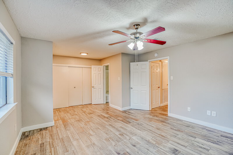 2,010/Mo, 4403 Pawnee St Baytown, TX 77521 Main Bedroom View 2