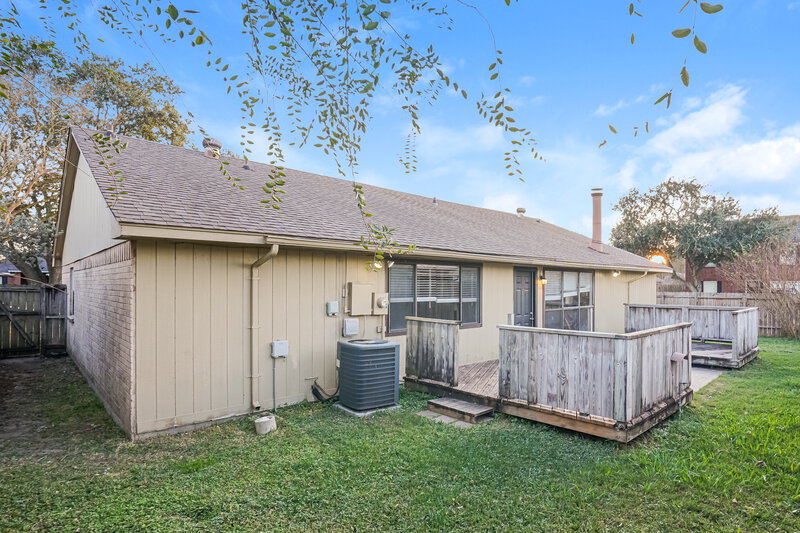 2,010/Mo, 4403 Pawnee St Baytown, TX 77521 Rear View