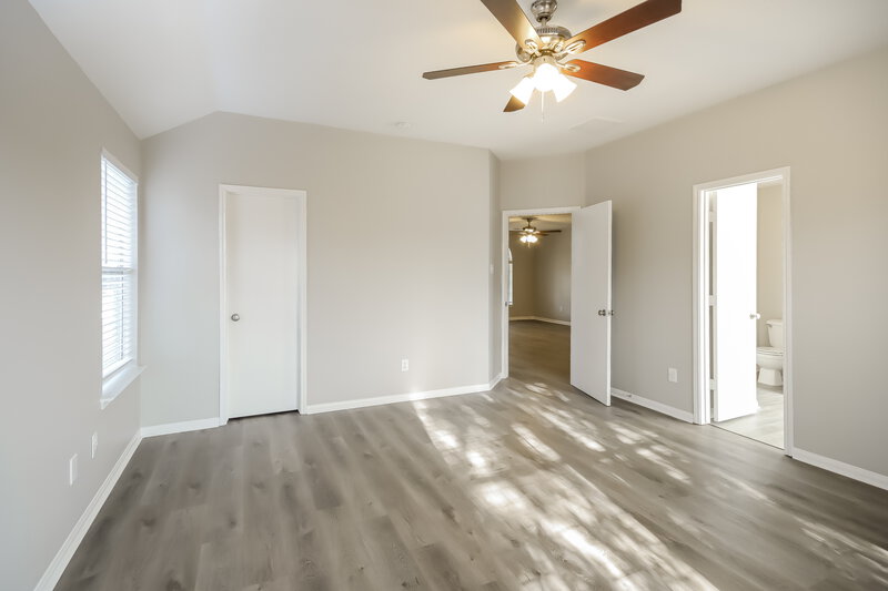 2,505/Mo, 3134 Rainpark Ln Katy, TX 77449 Main Bedroom View 2