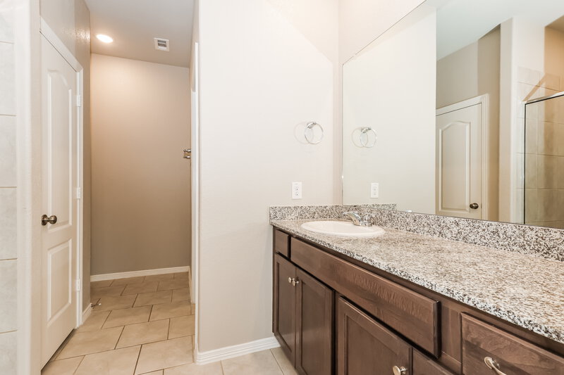 2,285/Mo, 25726 Northpark Palm Dr Porter, TX 77365 Main Bathroom View