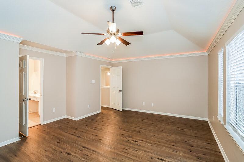 2,620/Mo, 4401 Plover Dr Seabrook, TX 77586 Main Bedroom View 2