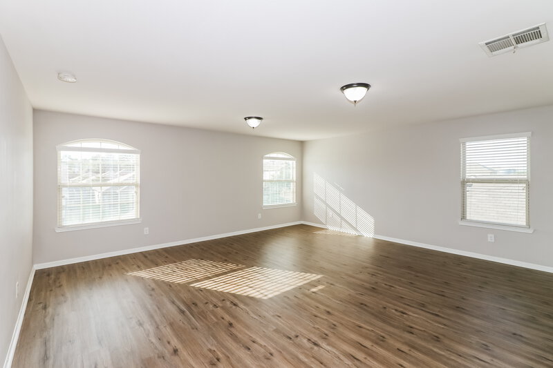 3,170/Mo, 9222 Chloe Dr Houston, TX 77044 Loft View