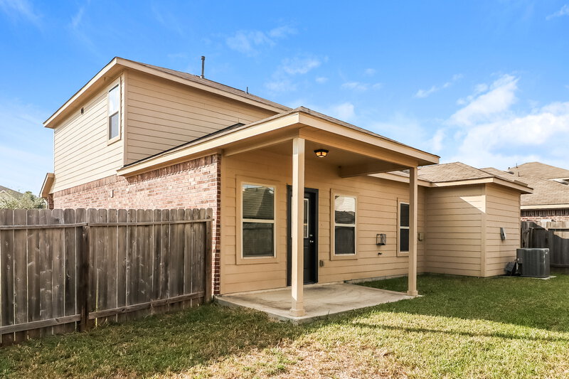 3,170/Mo, 9222 Chloe Dr Houston, TX 77044 Rear View
