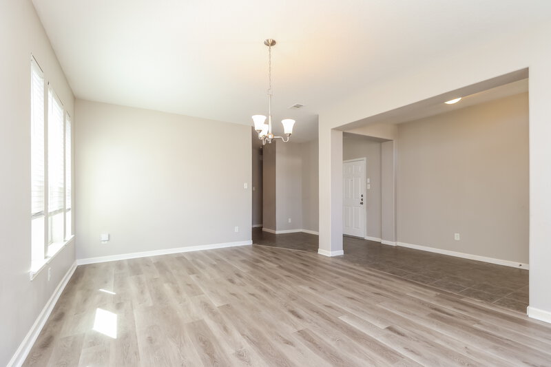 2,720/Mo, 443 Oak Chase Dr Conroe, TX 77304 Dining Room View 2