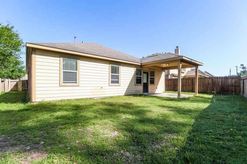 2,720/Mo, 443 Oak Chase Dr Conroe, TX 77304 Rear View