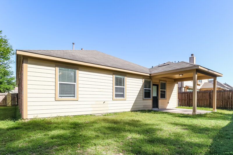 2,720/Mo, 443 Oak Chase Dr Conroe, TX 77304 Rear View 2