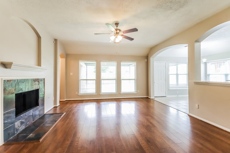 1,945/Mo, 3227 Spring Ranch Ln Spring, TX 77388 Living Room View