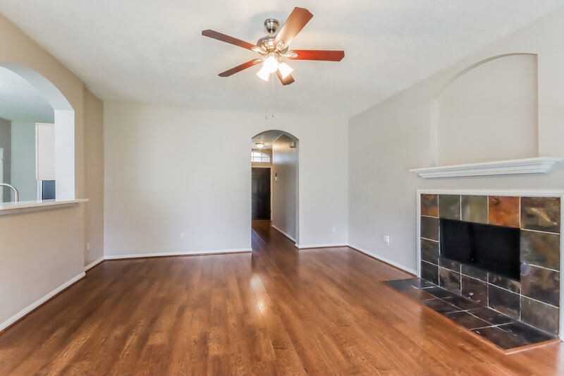 1,945/Mo, 3227 Spring Ranch Ln Spring, TX 77388 Living Room View 2