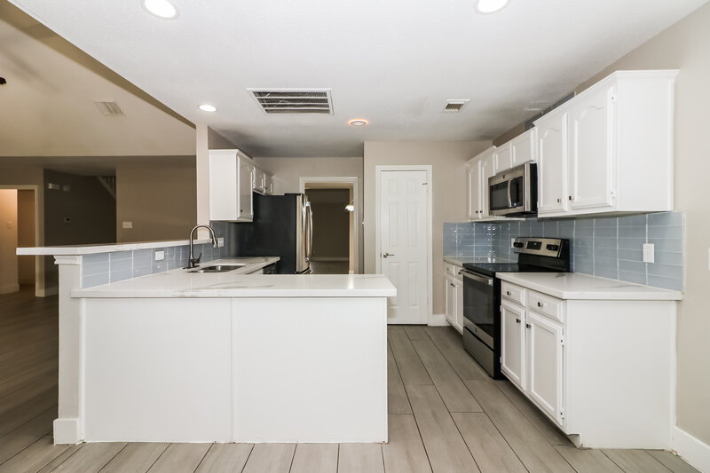 2,400/Mo, 6026 Egypt Dr Pasadena, TX 77505 Kitchen View