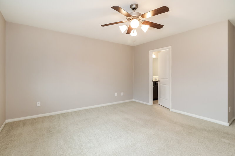 1,910/Mo, 13203 Alderfield Rd Houston, TX 77044 Main Bedroom View