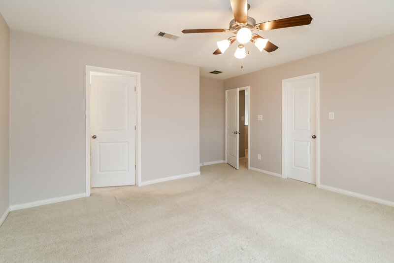 1,910/Mo, 13203 Alderfield Rd Houston, TX 77044 Main Bedroom View 2