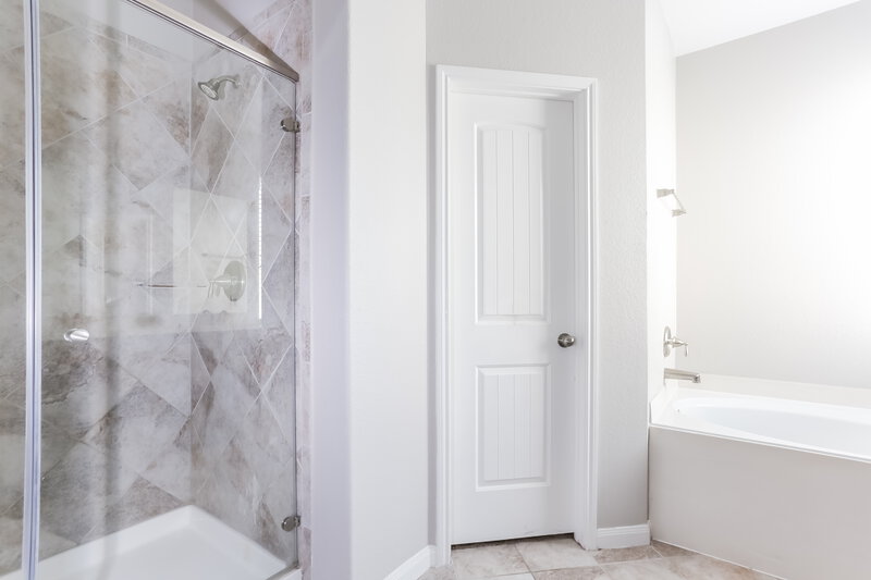 2,335/Mo, 13219 Adolpho Dr Houston, TX 77044 Main Bathroom View 2