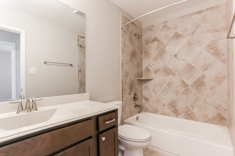 2,335/Mo, 13219 Adolpho Dr Houston, TX 77044 Bathroom View