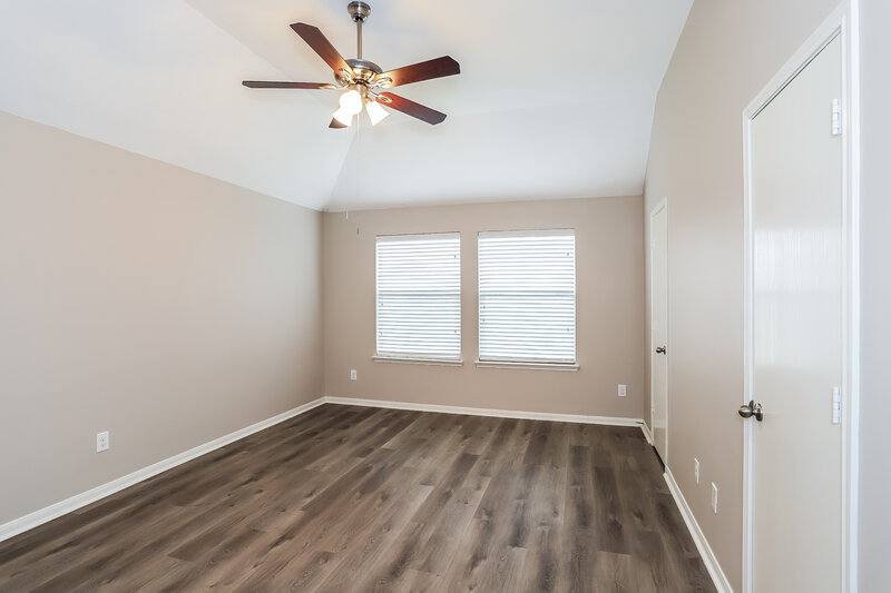 2,115/Mo, 903 Blair Field Ln Fresno, TX 77545 Main Bedroom View