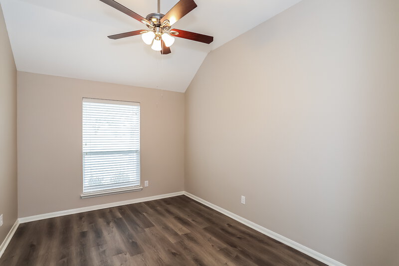 2,115/Mo, 903 Blair Field Ln Fresno, TX 77545 Bedroom View 3
