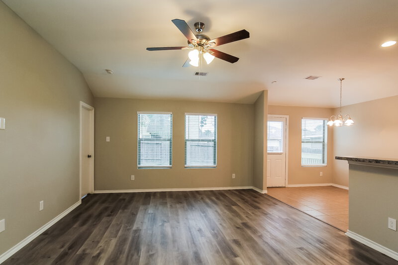 1,700/Mo, 801 Lovebug Ln Conroe, TX 77301 Living Room View