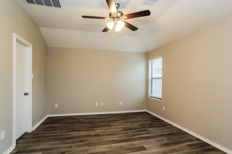 1,700/Mo, 801 Lovebug Ln Conroe, TX 77301 Main Bedroom View