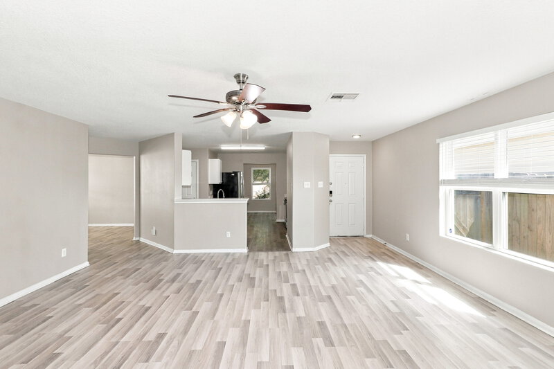 1,990/Mo, 3207 Apple Dale Dr Houston, TX 77084 Living Room View 2