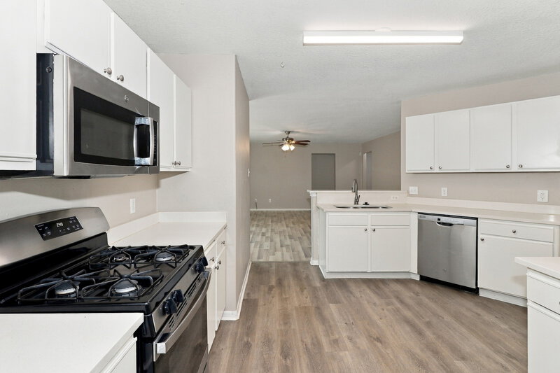 1,990/Mo, 3207 Apple Dale Dr Houston, TX 77084 Kitchen View