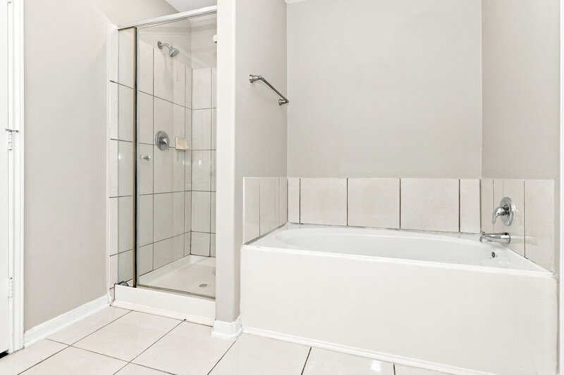 1,990/Mo, 3207 Apple Dale Dr Houston, TX 77084 Bathroom View 2