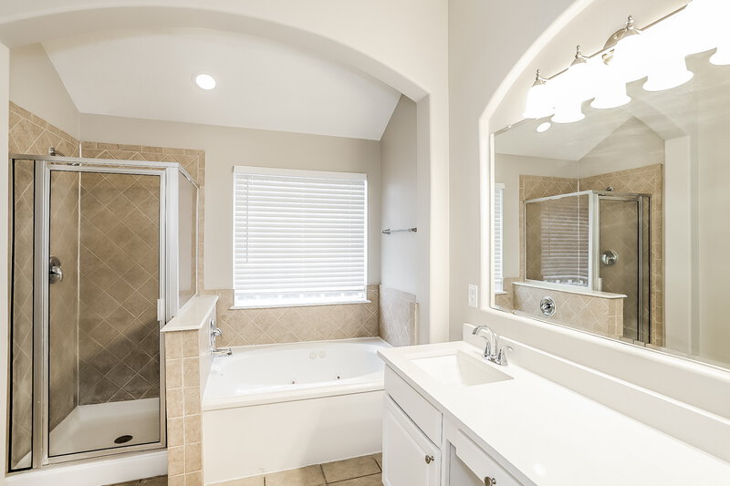 2,330/Mo, 3151 Double Jack Ct Spring, TX 77373 Main Bathroom View