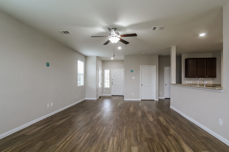 2,200/Mo, 10302 Urban Oak Trl Houston, TX 77044 Living Room View 2