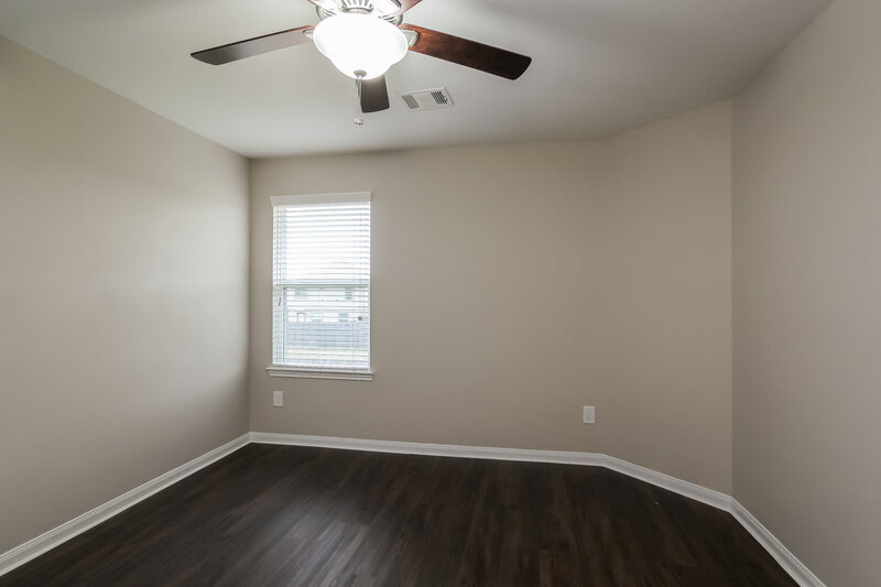 2,200/Mo, 10302 Urban Oak Trl Houston, TX 77044 Bedroom View 3