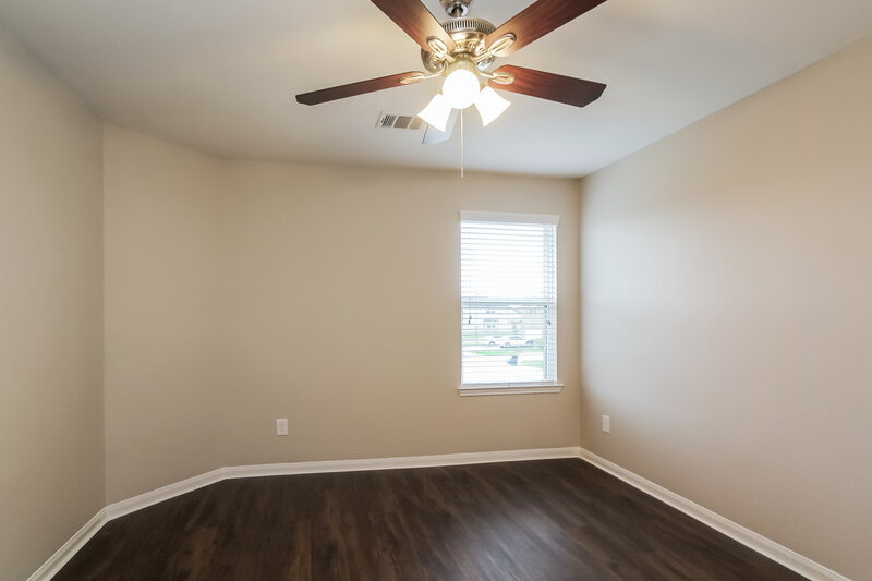 2,200/Mo, 10302 Urban Oak Trl Houston, TX 77044 Bedroom View 4