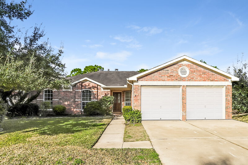2,185/Mo, 2514 Nicholas Dr Pearland, TX 77581 External View