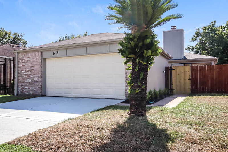 2,000/Mo, 8718 Ketchwood Dr Houston, TX 77099 External View