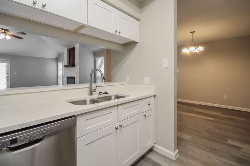2,000/Mo, 8718 Ketchwood Dr Houston, TX 77099 Kitchen View 2
