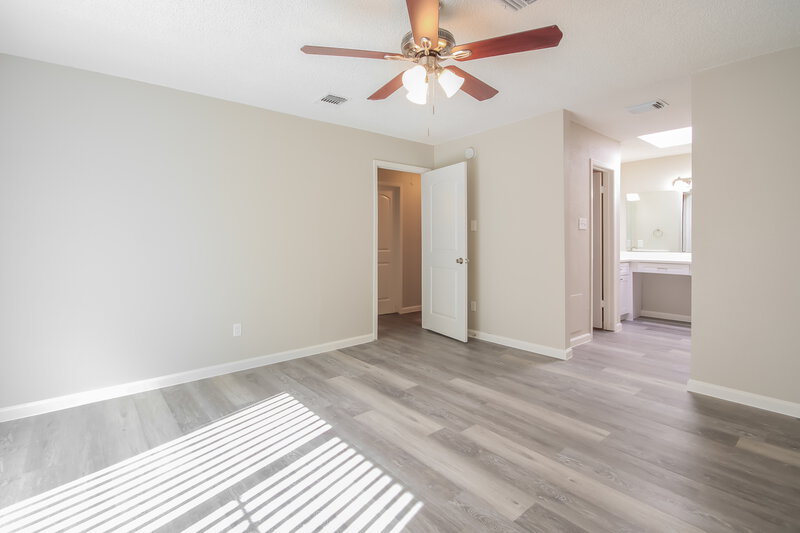 2,000/Mo, 8718 Ketchwood Dr Houston, TX 77099 Main Bedroom View