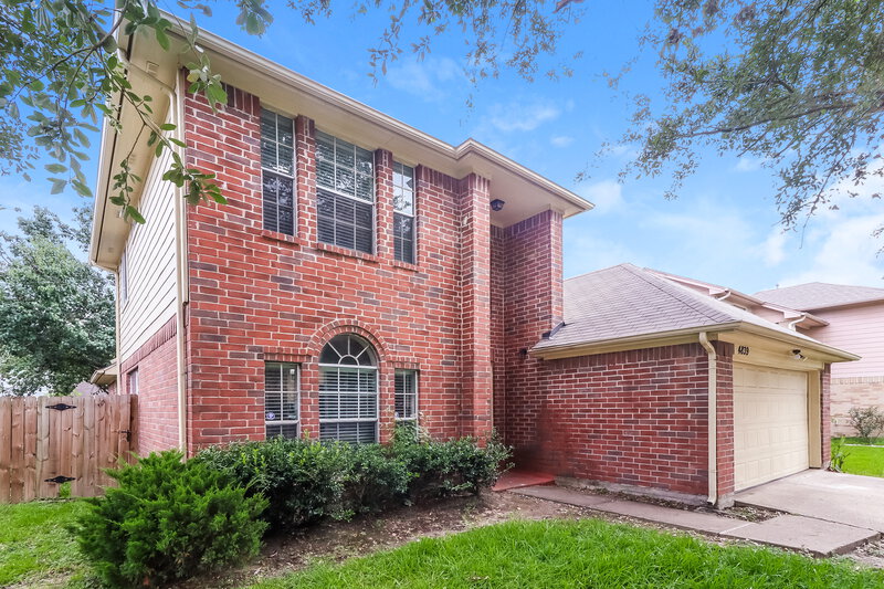 2,110/Mo, 4839 Callery Creek Dr Houston, TX 77053 Front View