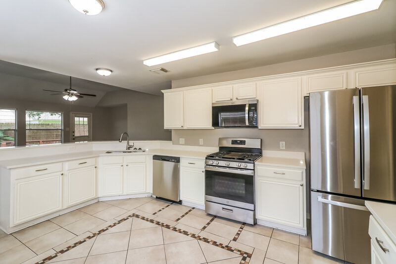 2,110/Mo, 4839 Callery Creek Dr Houston, TX 77053 Kitchen View