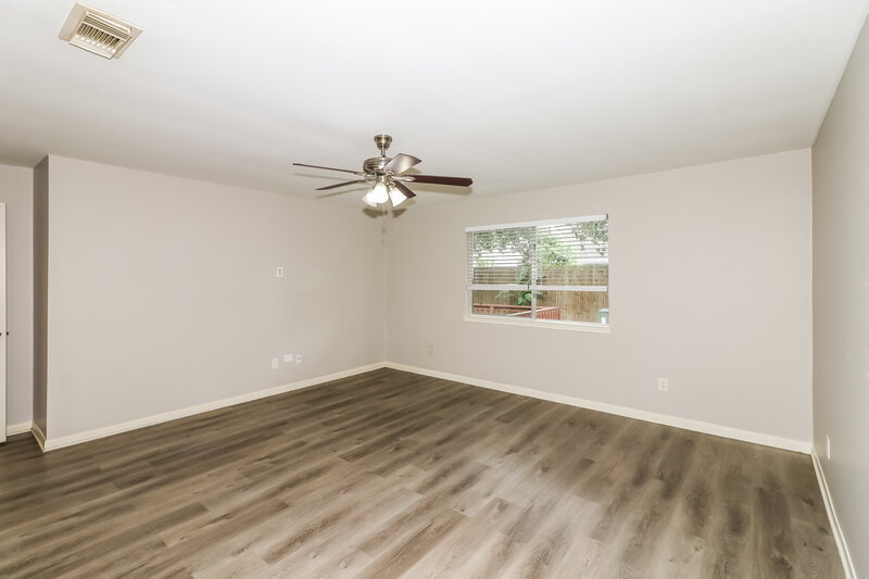 2,110/Mo, 4839 Callery Creek Dr Houston, TX 77053 Bedroom View 3