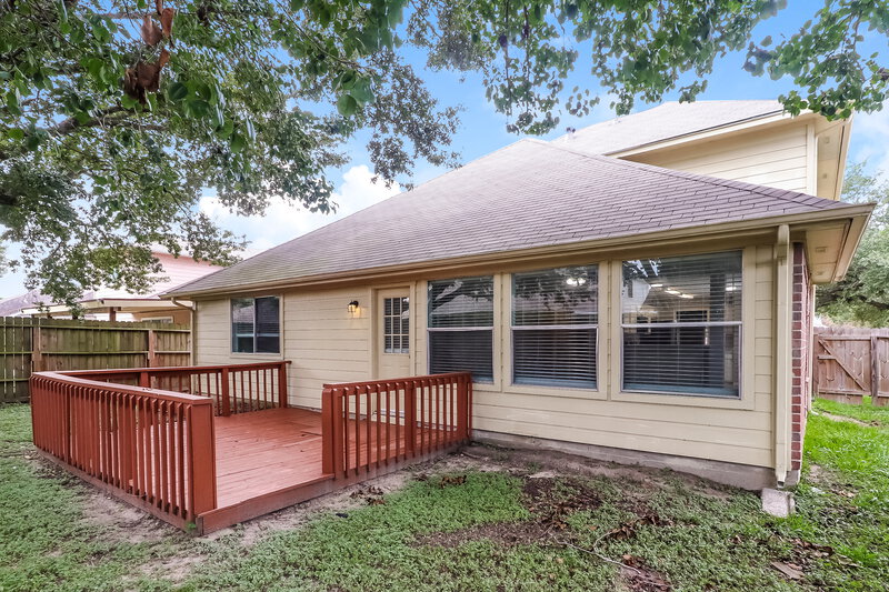 2,110/Mo, 4839 Callery Creek Dr Houston, TX 77053 Rear View