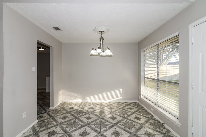 1,960/Mo, 2138 Pilgrims Point Dr Friendswood, TX 77546 Dining Room View