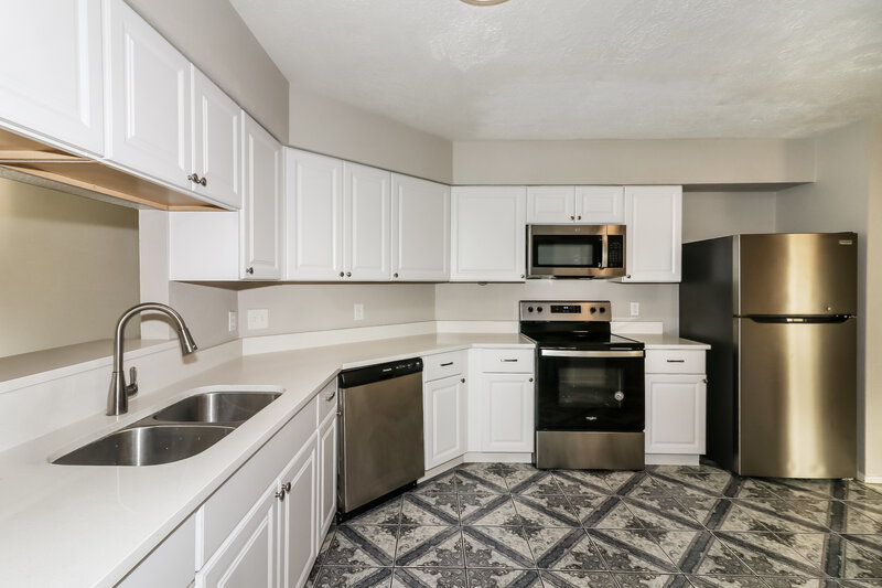 1,960/Mo, 2138 Pilgrims Point Dr Friendswood, TX 77546 Kitchen View