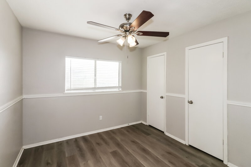 1,960/Mo, 2138 Pilgrims Point Dr Friendswood, TX 77546 Bedroom View