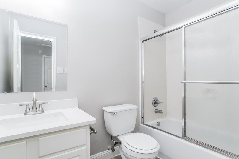 2,380/Mo, 6418 Gardenspring Brook Ln Spring, TX 77379 Bathroom View