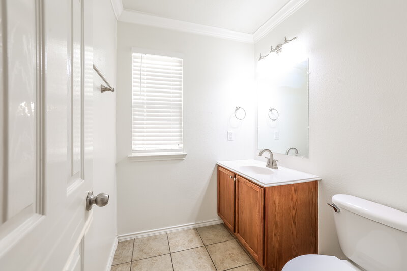 2,170/Mo, 2018 Greensford Ct Houston, TX 77049 Bathroom View