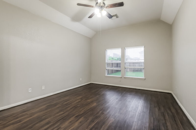 2,220/Mo, 12927 Pine Woods St Tomball, TX 77375 Main Bedroom View