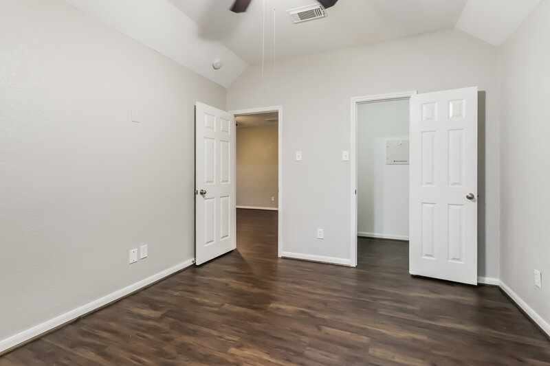 2,220/Mo, 12927 Pine Woods St Tomball, TX 77375 Bedroom View