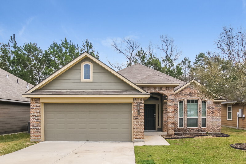 2,045/Mo, 5808 Olde Oaks Dr Willis, TX 77378 External View