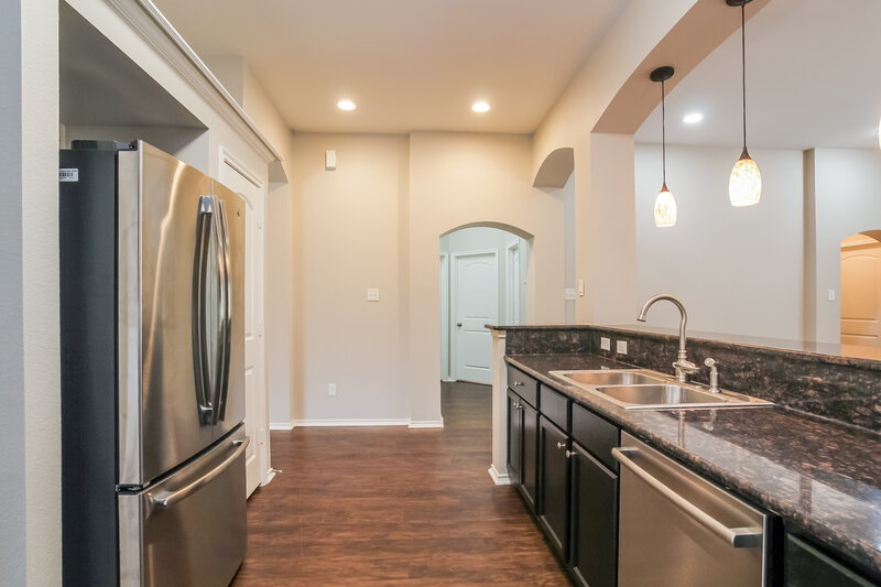 2,045/Mo, 5808 Olde Oaks Dr Willis, TX 77378 Kitchen View